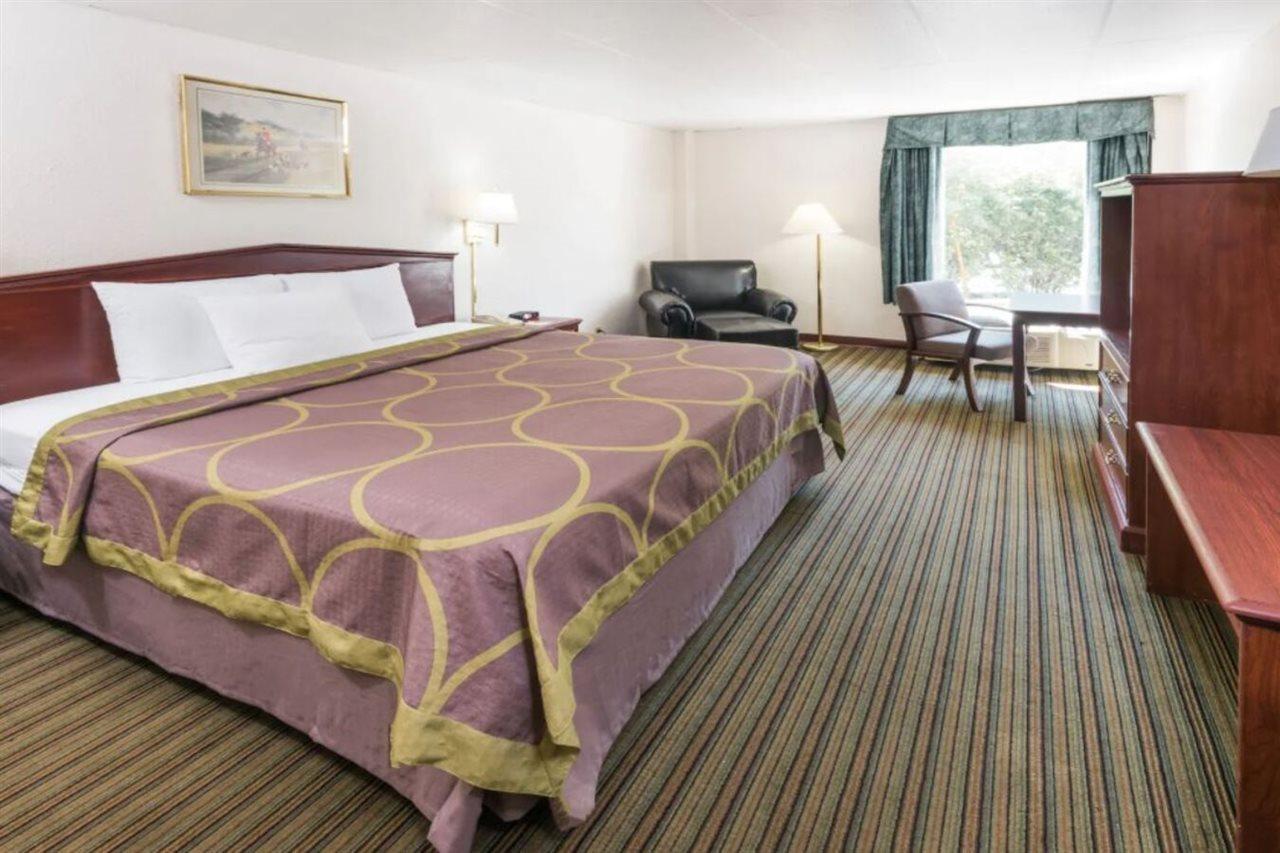 Hotel Super 8 By Wyndham Columbus Extérieur photo