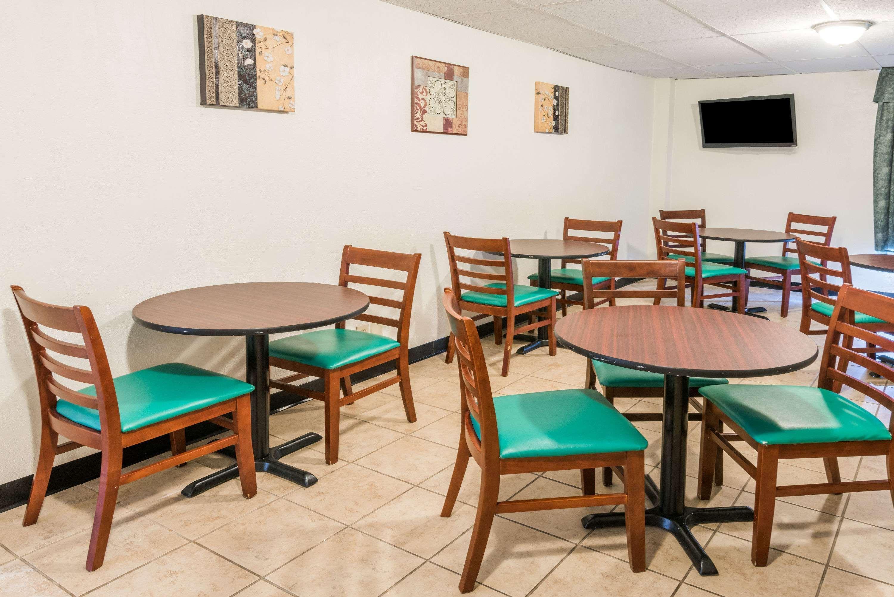 Hotel Super 8 By Wyndham Columbus Extérieur photo