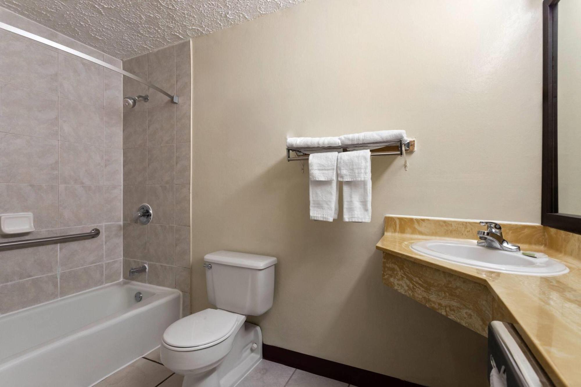 Hotel Super 8 By Wyndham Columbus Extérieur photo